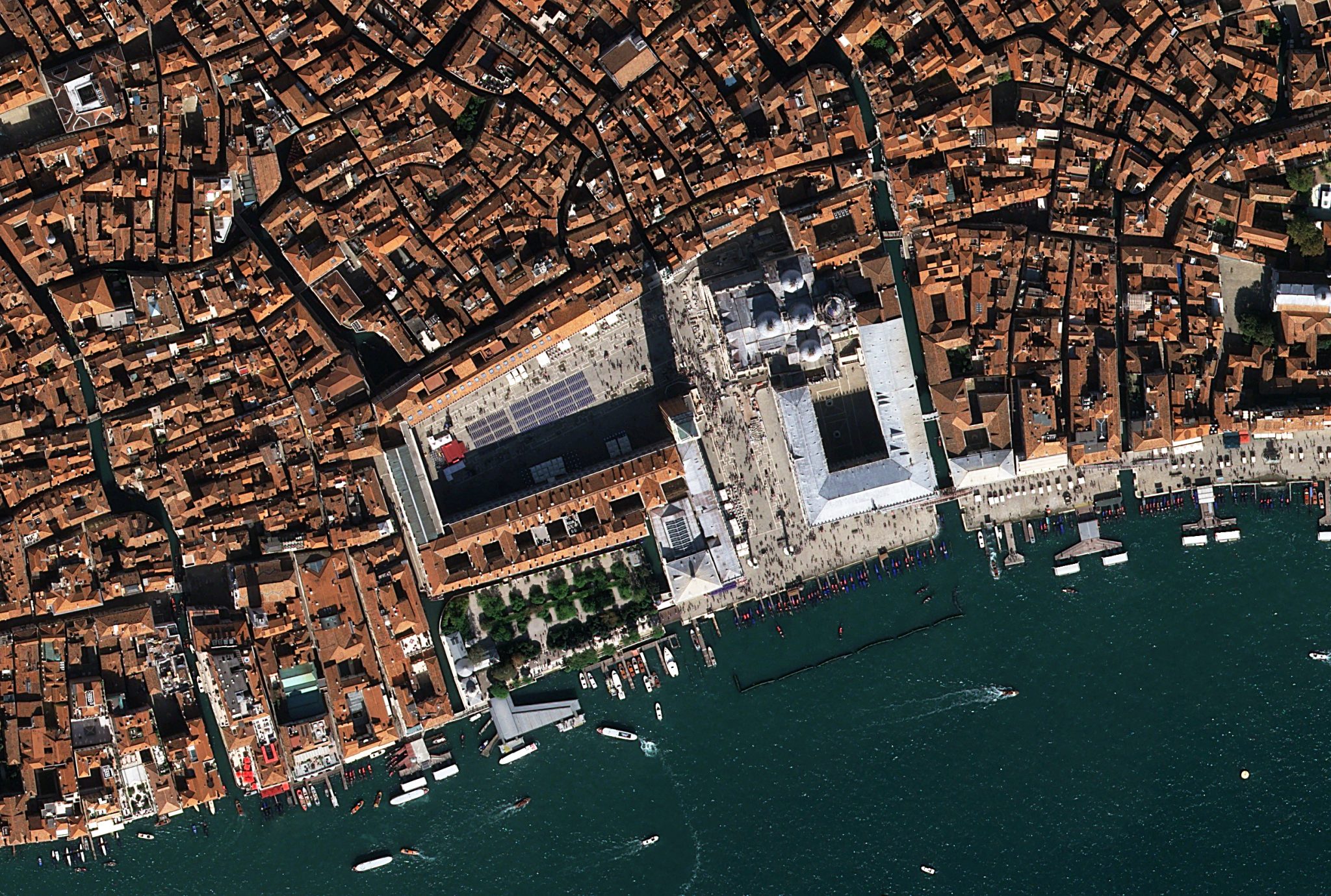 The November Pl iades 1 Pl iades - PiazzaSanMarco Venice 10 13 2022 PNEO4 30cmcolor ENHANCE 2048x1379